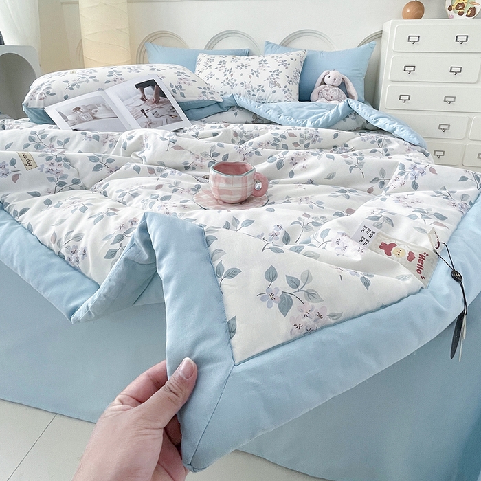 91家纺网 家纺一手货源 找家纺 梵克保罗 2025新款全棉夏被碎花卡通小清新简约纯棉夏凉被夏被四件套三件套 叶情并茂