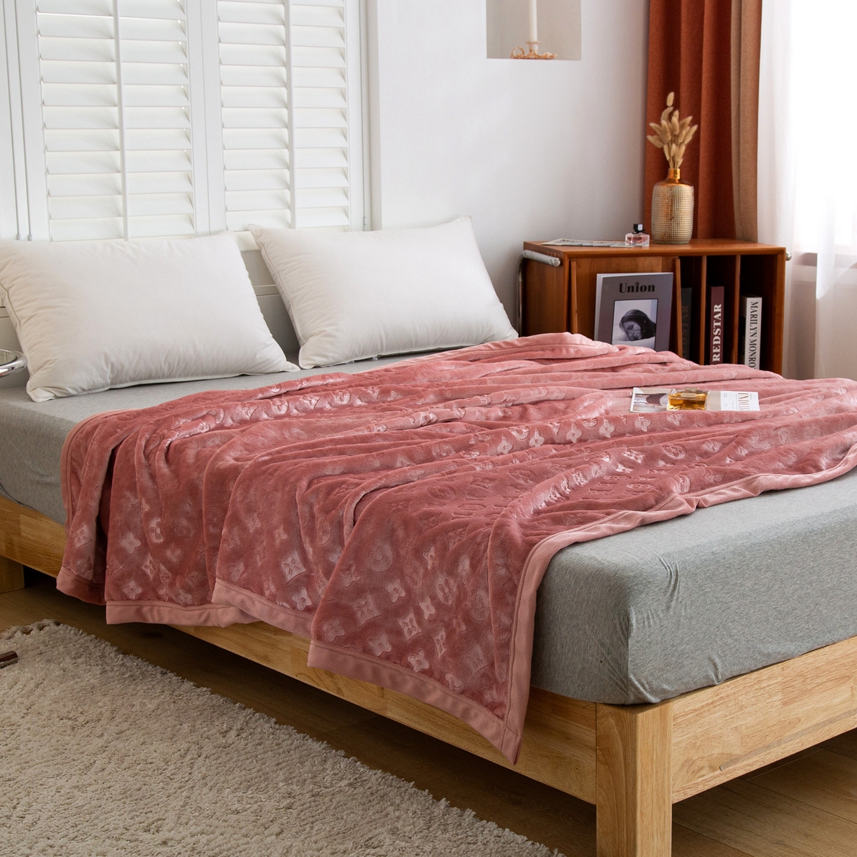 91家纺网 家纺一手货源 找家纺 梵克保罗 2025新款3D立体印花四季盖毯400克 3D粉