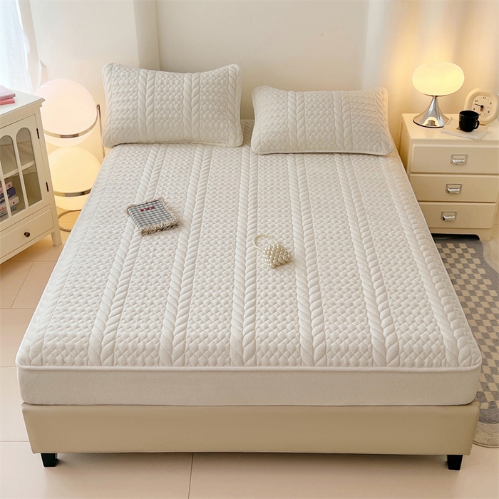 91家纺网 家纺一手货源 找家纺 梦舒羽 2025新款牛奶绒夹棉床笠床单床盖床罩床护垫床垫保护罩三件套-轻奢 轻奢款-象牙白