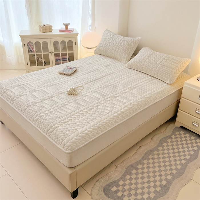 91家纺网 家纺一手货源 找家纺 梦舒羽 2025新款牛奶绒夹棉床笠床单床盖床罩床护垫床垫保护罩三件套-轻奢 轻奢款-象牙白