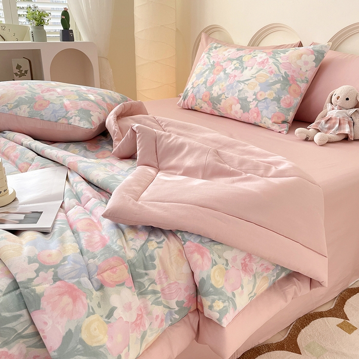 91家纺网 家纺一手货源 找家纺 梵克保罗 2025新款全棉夏被碎花卡通小清新简约纯棉夏凉被夏被四件套三件套 郁金花开