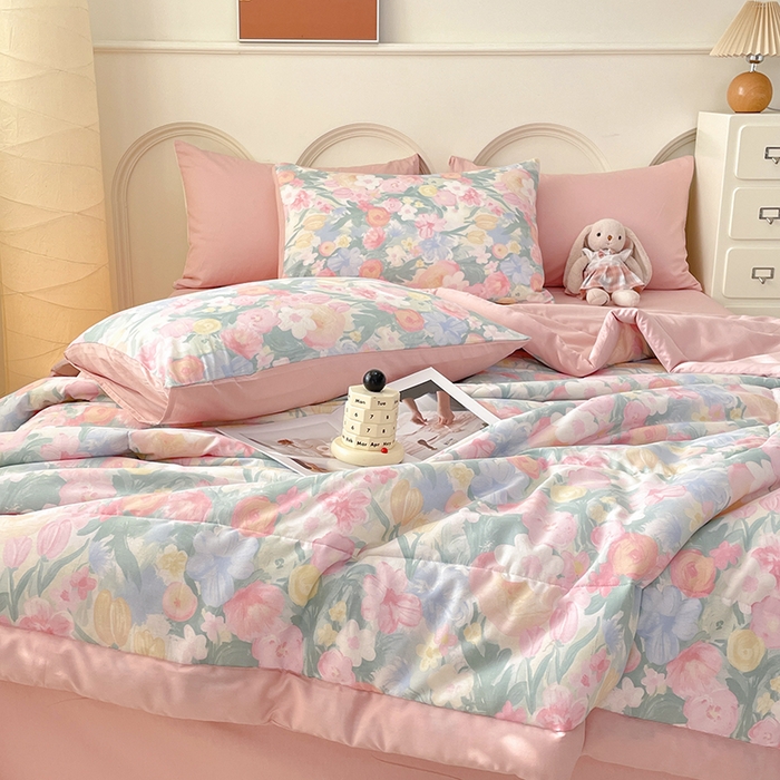 91家纺网 家纺一手货源 找家纺 梵克保罗 2025新款全棉夏被碎花卡通小清新简约纯棉夏凉被夏被四件套三件套 郁金花开