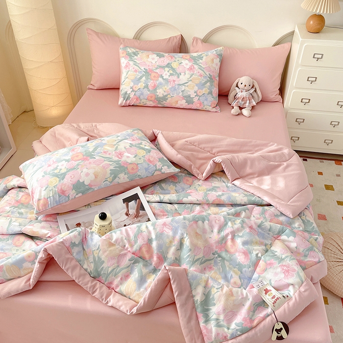 91家纺网 家纺一手货源 找家纺 梵克保罗 2025新款全棉夏被碎花卡通小清新简约纯棉夏凉被夏被四件套三件套 郁金花开