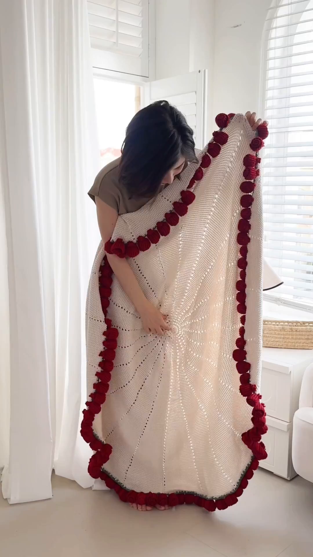 91家纺网 家纺一手货源 找家纺 （总）梵克保罗 2025秋冬新款热款玫瑰花束毯多功能玫瑰花毯车载办公室盖毯毛毯毯子