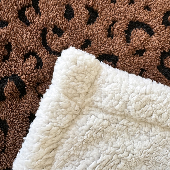 91家纺网 家纺一手货源 找家纺 梵克保罗 2025新款双层阳离子豹纹提花塔芙绒羊羔绒跨境双层毛毯盖毯毯子 豹纹咖