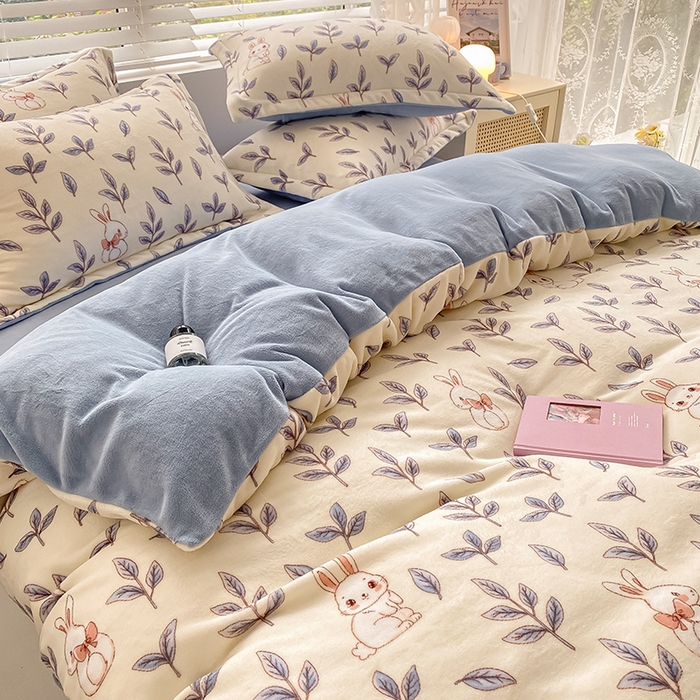 91家纺网 家纺一手货源 找家纺 瑞莱 （上新）2025新款印花牛奶绒四件套-卡通系列 绒芳草集