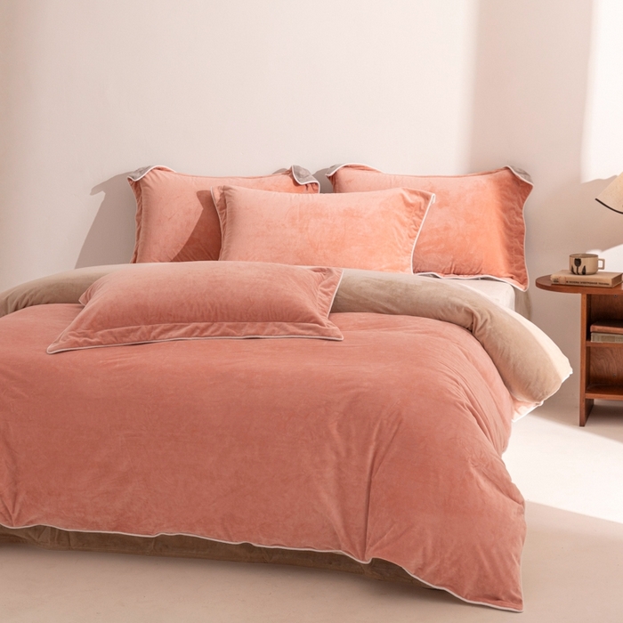 91家纺网 家纺一手货源 找家纺 ONE TWO ONE 121 新品【婴儿绒四件套】2025毛毯被子四件套单件床单被套床笠珊瑚绒牛奶绒冬被法兰绒兔毛绒 橘粉-奶茶