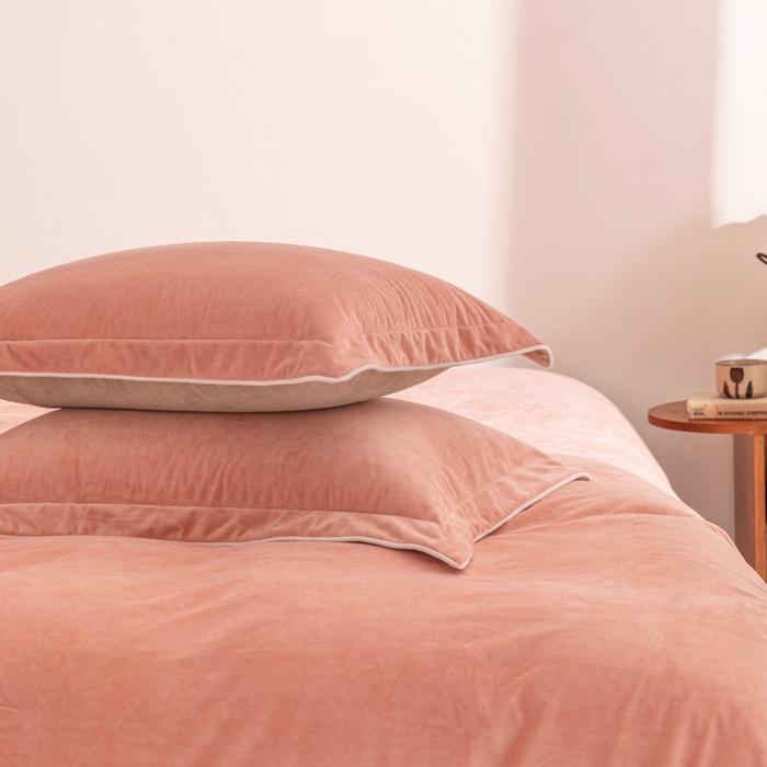 91家纺网 家纺一手货源 找家纺 ONE TWO ONE 121 新品【婴儿绒四件套】2025毛毯被子四件套单件床单被套床笠珊瑚绒牛奶绒冬被法兰绒兔毛绒 橘粉-奶茶