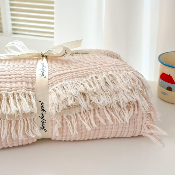 91家纺网 家纺一手货源 找家纺 梵克保罗 2025新款双层纱流苏全棉纯棉毯纯棉流苏款盖毯毯子夏被夏凉被空调被 浅粉色