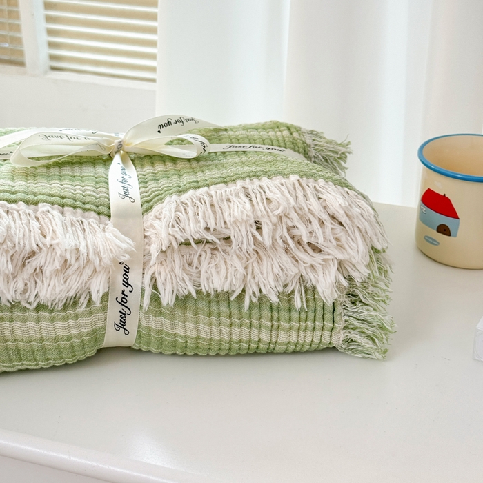 91家纺网 家纺一手货源 找家纺 梵克保罗 2025新款双层纱流苏全棉纯棉毯纯棉流苏款盖毯毯子夏被夏凉被空调被 条纹绿