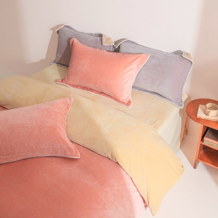 91家纺网 家纺一手货源 找家纺 ONE TWO ONE 121 新品【婴儿绒四件套】2025毛毯被子四件套单件床单被套床笠珊瑚绒牛奶绒冬被法兰绒兔毛绒 橘粉-乳酪