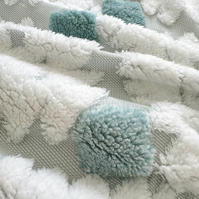 91家纺网 家纺一手货源 找家纺 梵克保罗 2025新款轻奢阳离子提花镂空塔芙绒羊羔绒保暖午睡双层毛毯办公室盖毯 蓝色