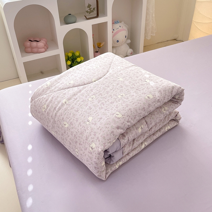 91家纺网 家纺一手货源 找家纺 梵克保罗 2025新款全棉夏被碎花卡通小清新简约纯棉夏凉被夏被四件套三件套 紫色小兔