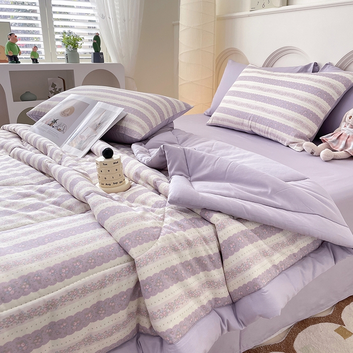 91家纺网 家纺一手货源 找家纺 梵克保罗 2025新款全棉夏被碎花卡通小清新简约纯棉夏凉被夏被四件套三件套 紫朱华