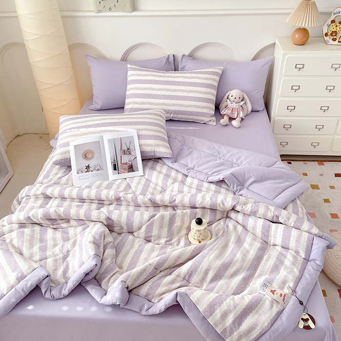 91家纺网 家纺一手货源 找家纺 梵克保罗 2025新款全棉夏被碎花卡通小清新简约纯棉夏凉被夏被四件套三件套 紫朱华