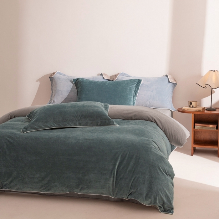 91家纺网 家纺一手货源 找家纺 ONE TWO ONE 121 新品【婴儿绒四件套】2025毛毯被子四件套单件床单被套床笠珊瑚绒牛奶绒冬被法兰绒兔毛绒 神秘灰-浅灰