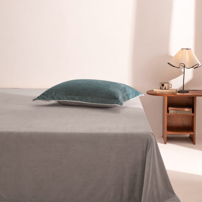 91家纺网 家纺一手货源 找家纺 ONE TWO ONE 121 新品【婴儿绒四件套】2025毛毯被子四件套单件床单被套床笠珊瑚绒牛奶绒冬被法兰绒兔毛绒 神秘灰-浅灰