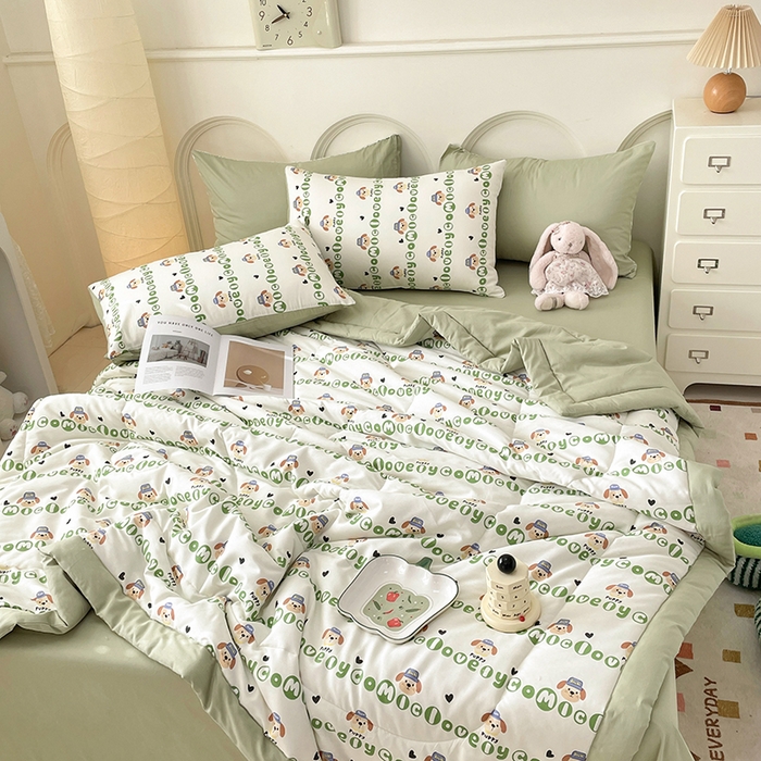 91家纺网 家纺一手货源 找家纺 梵克保罗 2025新款全棉夏被碎花卡通小清新简约纯棉夏凉被夏被四件套三件套 字母狗