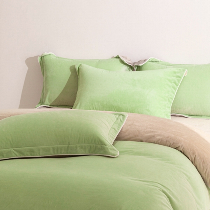 91家纺网 家纺一手货源 找家纺 ONE TWO ONE 121 新品【婴儿绒四件套】2025毛毯被子四件套单件床单被套床笠珊瑚绒牛奶绒冬被法兰绒兔毛绒 芽绿-奶咖