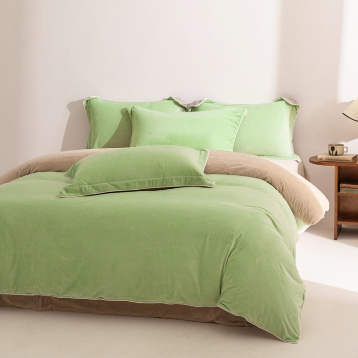 91家纺网 家纺一手货源 找家纺 ONE TWO ONE 121 新品【婴儿绒四件套】2025毛毯被子四件套单件床单被套床笠珊瑚绒牛奶绒冬被法兰绒兔毛绒 芽绿-奶咖