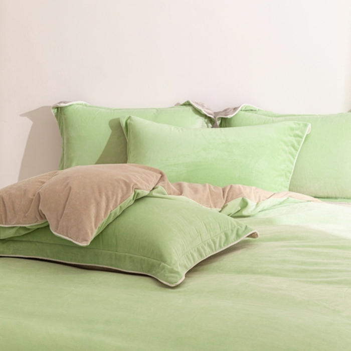 91家纺网 家纺一手货源 找家纺 ONE TWO ONE 121 新品【婴儿绒四件套】2025毛毯被子四件套单件床单被套床笠珊瑚绒牛奶绒冬被法兰绒兔毛绒 芽绿-奶咖