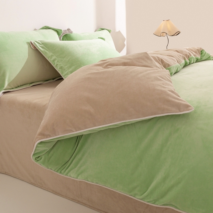 91家纺网 家纺一手货源 找家纺 ONE TWO ONE 121 新品【婴儿绒四件套】2025毛毯被子四件套单件床单被套床笠珊瑚绒牛奶绒冬被法兰绒兔毛绒 芽绿-奶咖