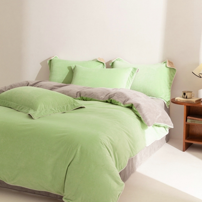 91家纺网 家纺一手货源 找家纺 ONE TWO ONE 121 新品【婴儿绒四件套】2025毛毯被子四件套单件床单被套床笠珊瑚绒牛奶绒冬被法兰绒兔毛绒 芽绿-浅灰