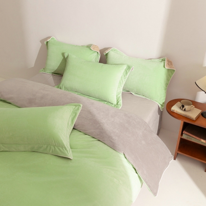 91家纺网 家纺一手货源 找家纺 ONE TWO ONE 121 新品【婴儿绒四件套】2025毛毯被子四件套单件床单被套床笠珊瑚绒牛奶绒冬被法兰绒兔毛绒 芽绿-浅灰