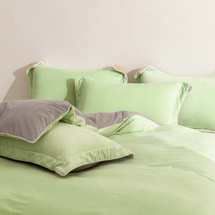 91家纺网 家纺一手货源 找家纺 ONE TWO ONE 121 新品【婴儿绒四件套】2025毛毯被子四件套单件床单被套床笠珊瑚绒牛奶绒冬被法兰绒兔毛绒 芽绿-浅灰