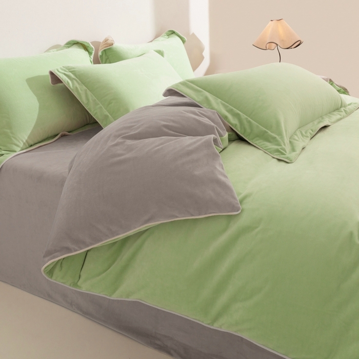 91家纺网 家纺一手货源 找家纺 ONE TWO ONE 121 新品【婴儿绒四件套】2025毛毯被子四件套单件床单被套床笠珊瑚绒牛奶绒冬被法兰绒兔毛绒 芽绿-浅灰