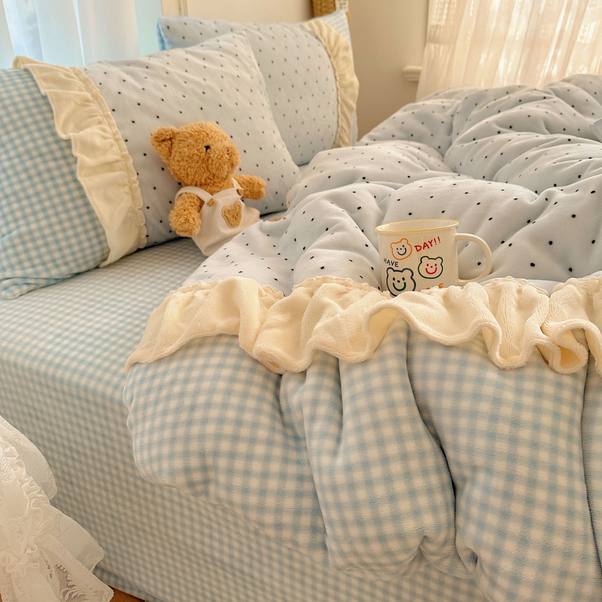 91家纺网 家纺一手货源 找家纺 （总）瑞莱 2025年秋冬新款波点牛奶绒四件套（拼接款）