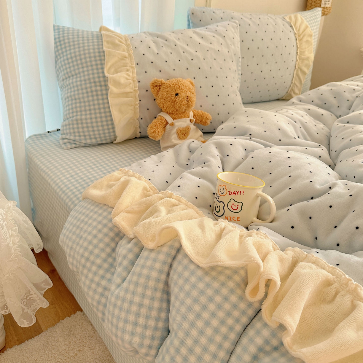 91家纺网 家纺一手货源 找家纺 瑞莱 2025年秋冬新款波点牛奶绒四件套（拼接款） 可可-蓝（拼接款）