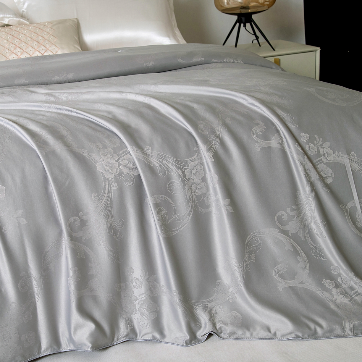 91家纺网 家纺一手货源 找家纺 鑫田家纺 2025新款蚕丝被100%纯柞蚕丝被夏凉被春秋被冬被子母被桑蚕丝被 灰