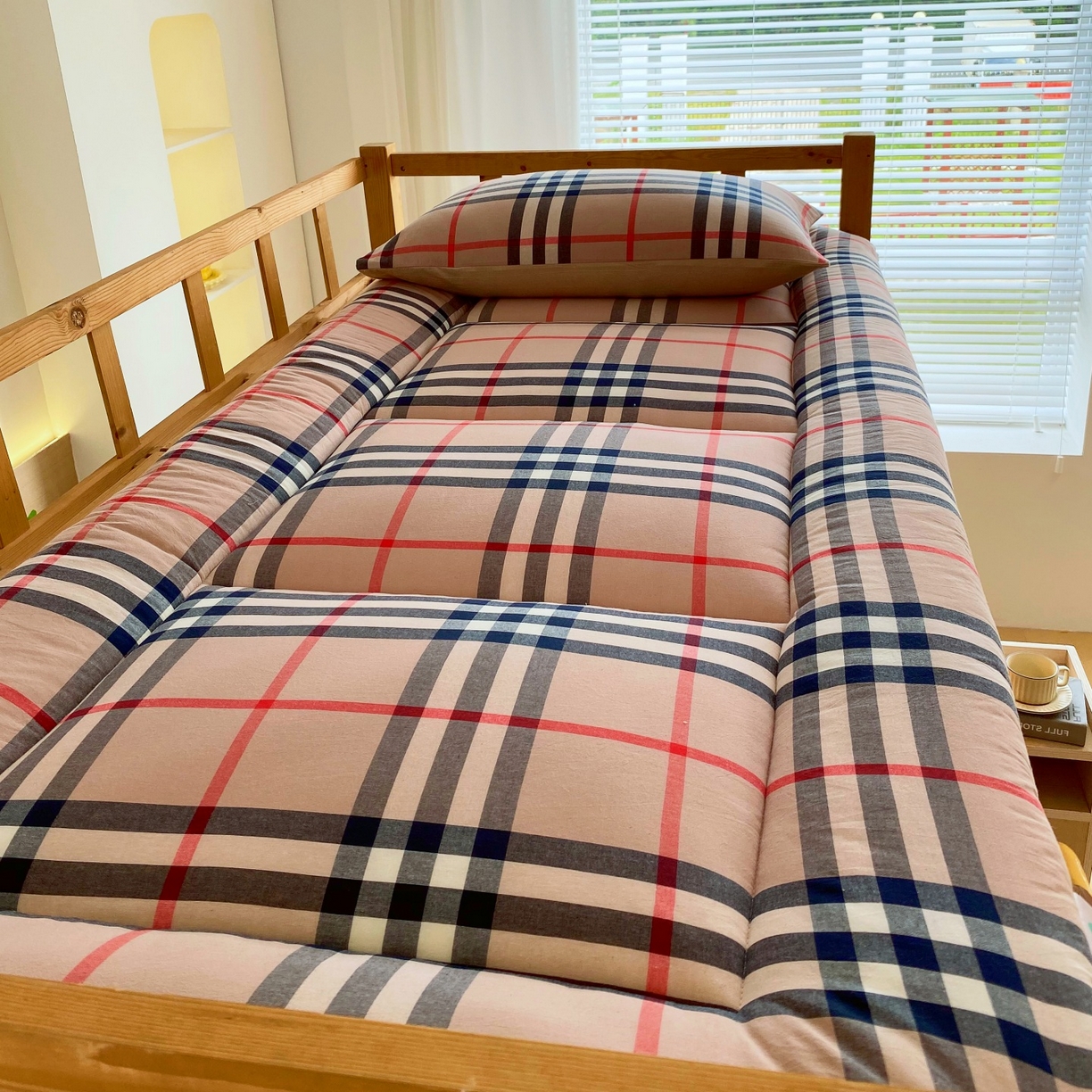 91家纺网 家纺一手货源 找家纺 （总）梵克保罗 2025秋冬新款无印风学生宿舍床褥褥子