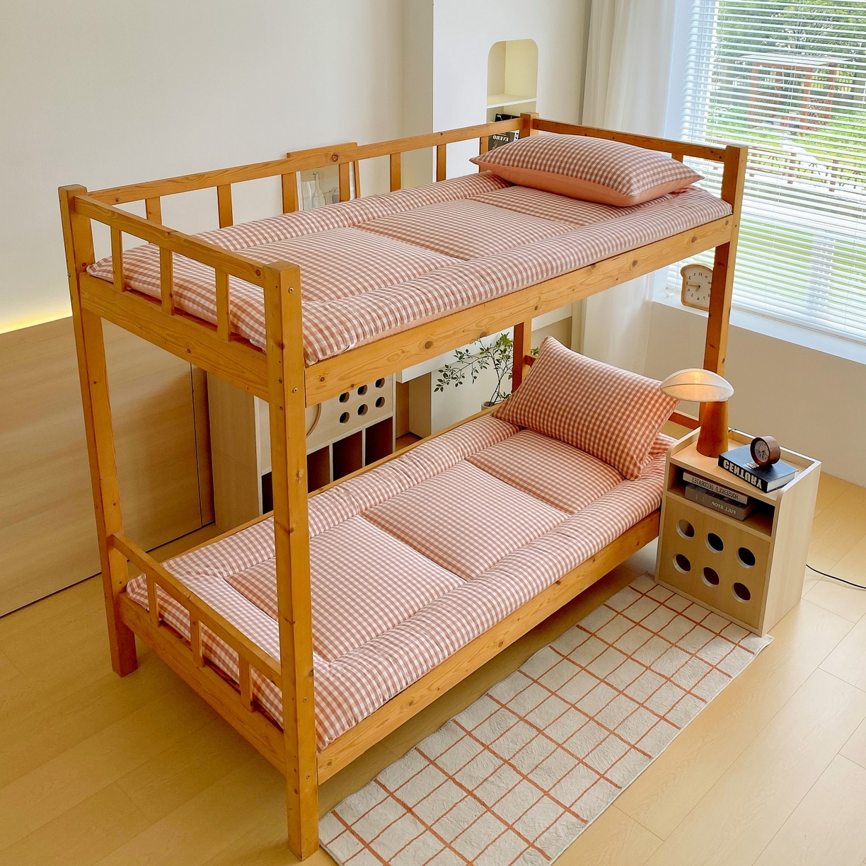 梵克保罗 2025秋冬新款无印风学生宿舍床褥褥子 粉小格