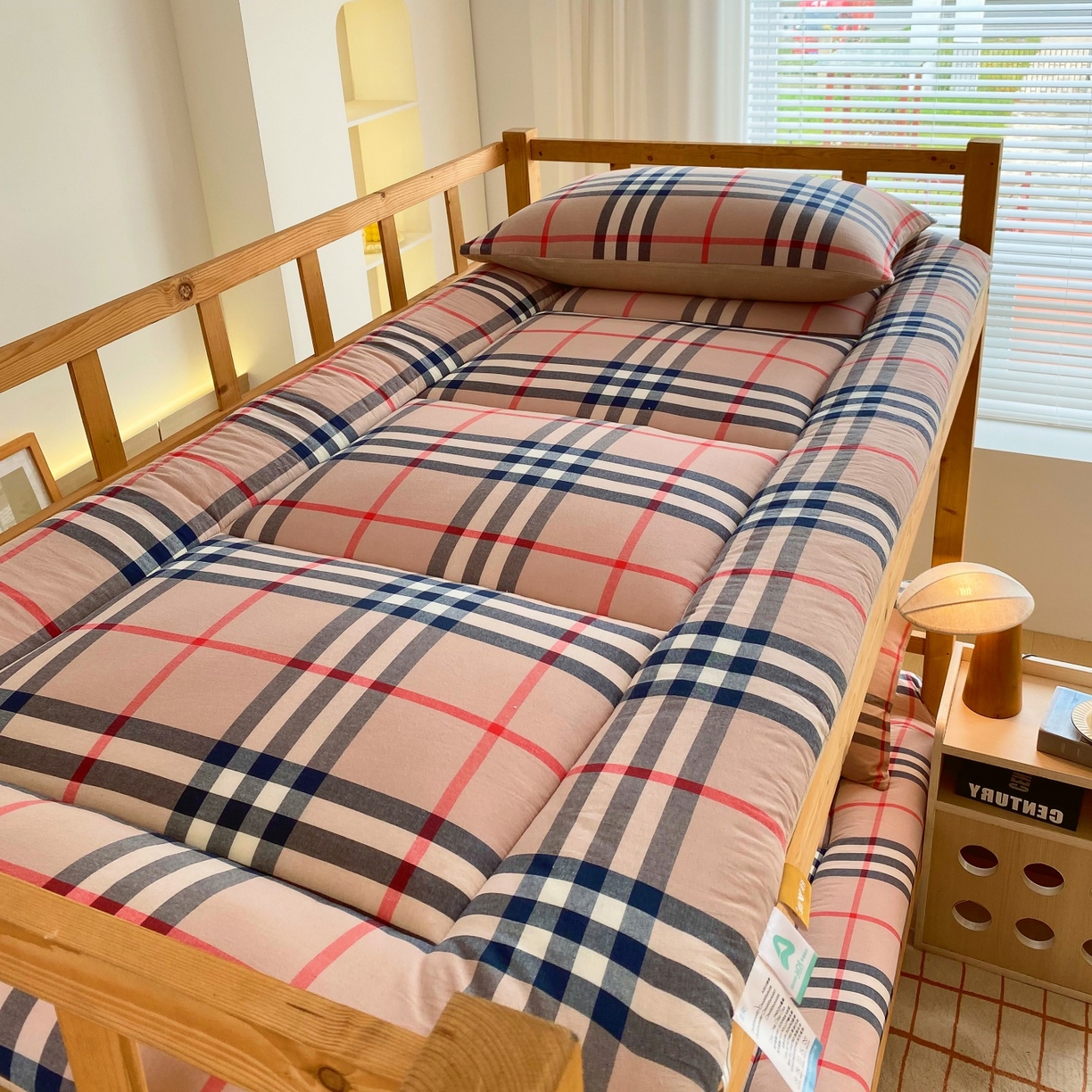 91家纺网 家纺一手货源 找家纺 （总）梵克保罗 2025秋冬新款无印风学生宿舍床褥褥子