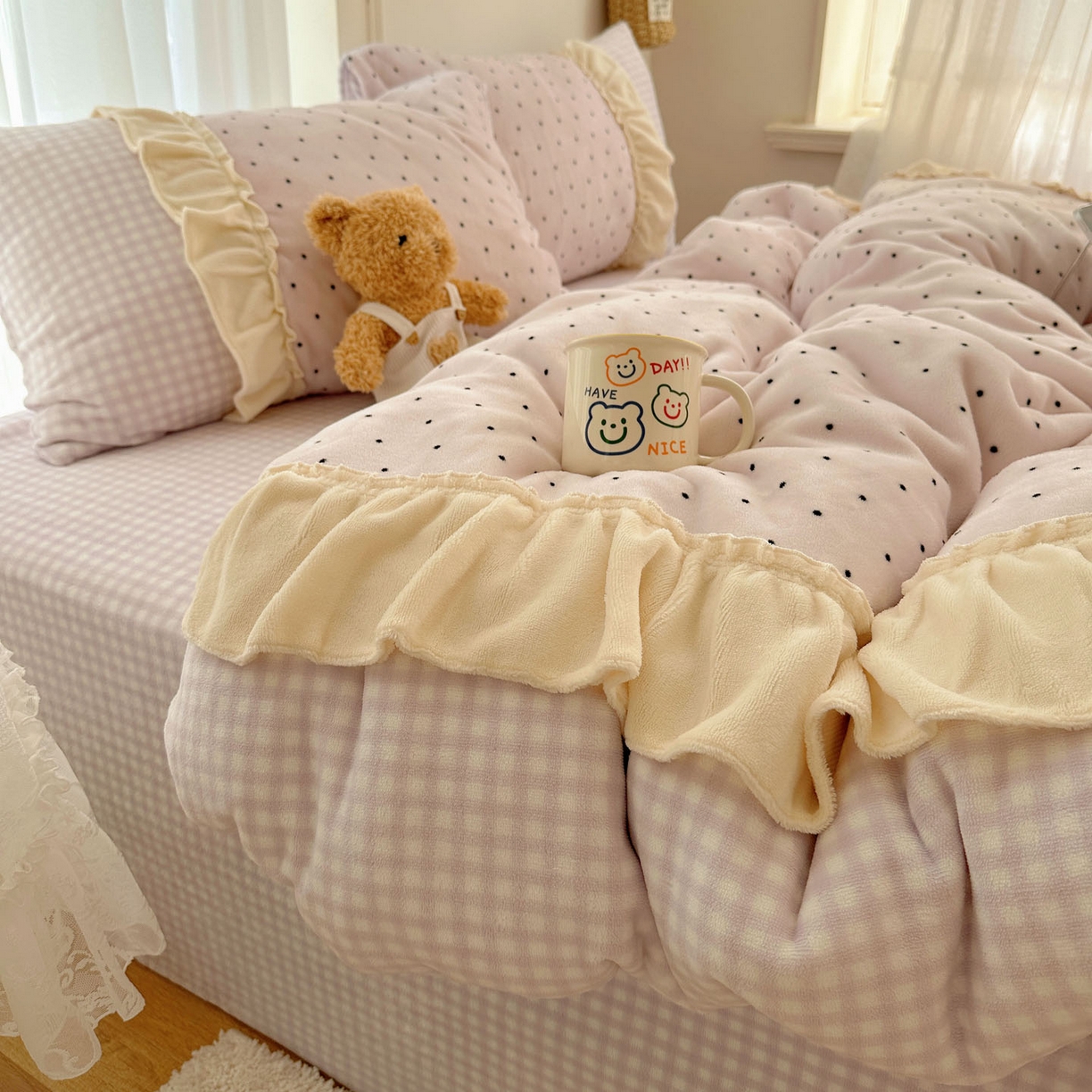 91家纺网 家纺一手货源 找家纺 瑞莱 2025年秋冬新款波点牛奶绒四件套（拼接款） 可可-粉（拼接款）