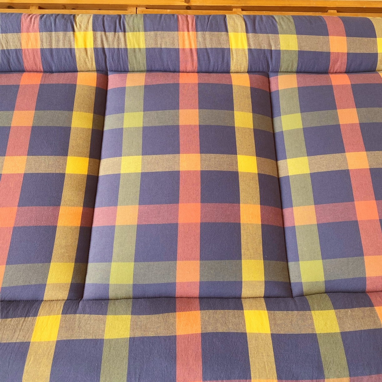 91家纺网 家纺一手货源 找家纺 梵克保罗 2025秋冬新款无印风学生宿舍床褥褥子 牛油果