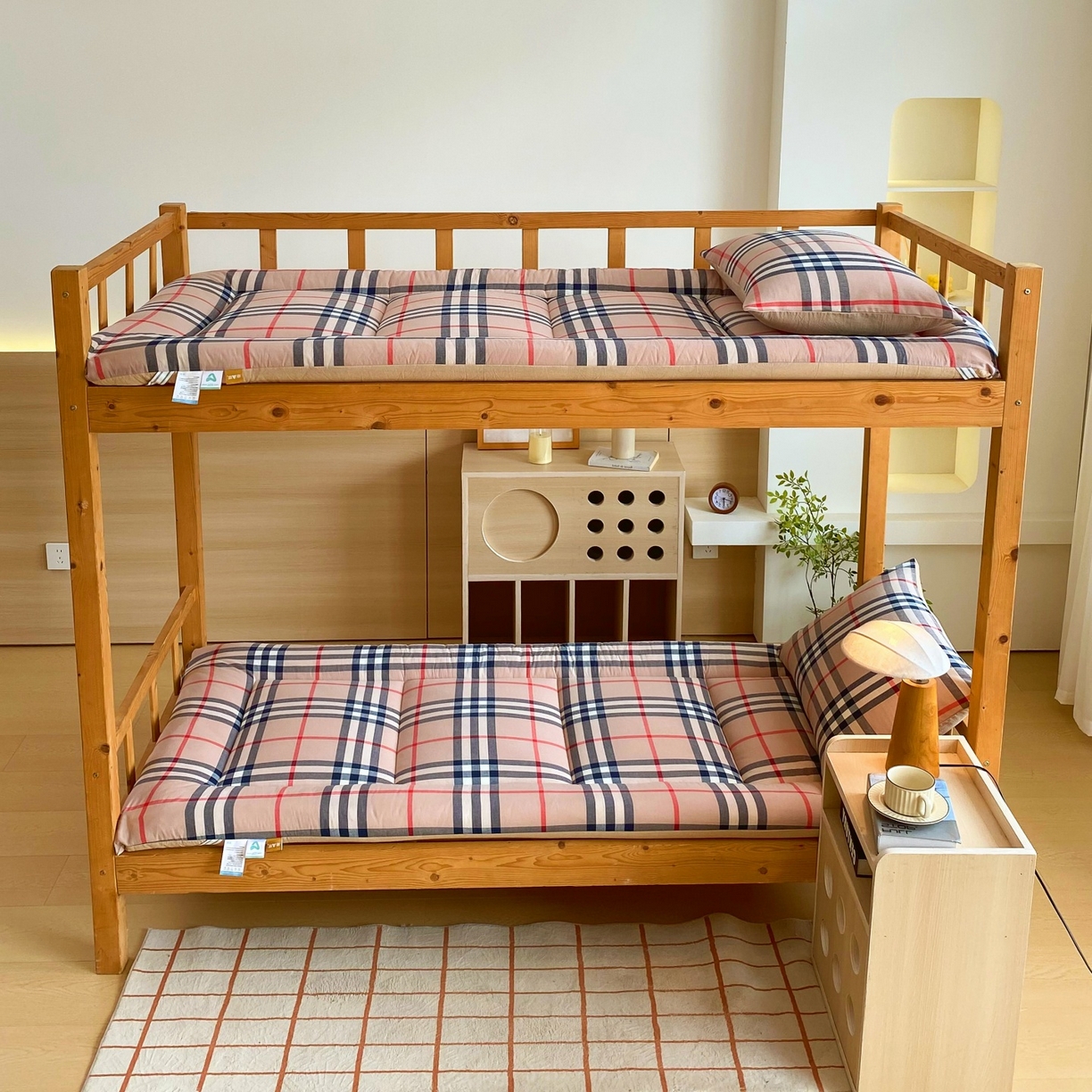 91家纺网 家纺一手货源 找家纺 梵克保罗 2025秋冬新款无印风学生宿舍床褥褥子 宝利格