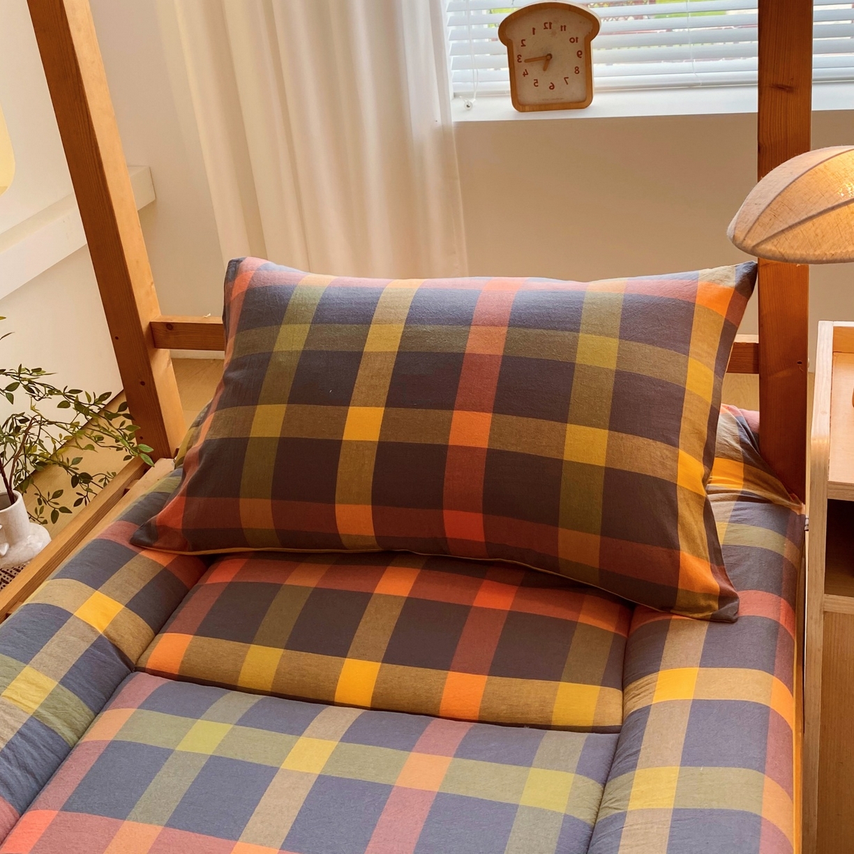 91家纺网 家纺一手货源 找家纺 梵克保罗 2025秋冬新款无印风学生宿舍床褥褥子 牛油果