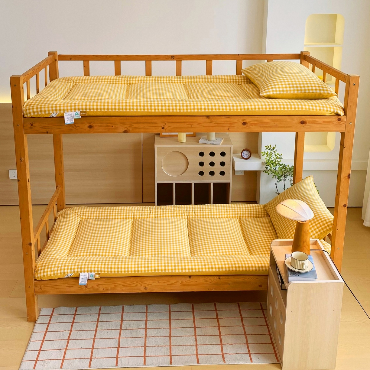 91家纺网 家纺一手货源 找家纺 梵克保罗 2025秋冬新款无印风学生宿舍床褥褥子 黄小格