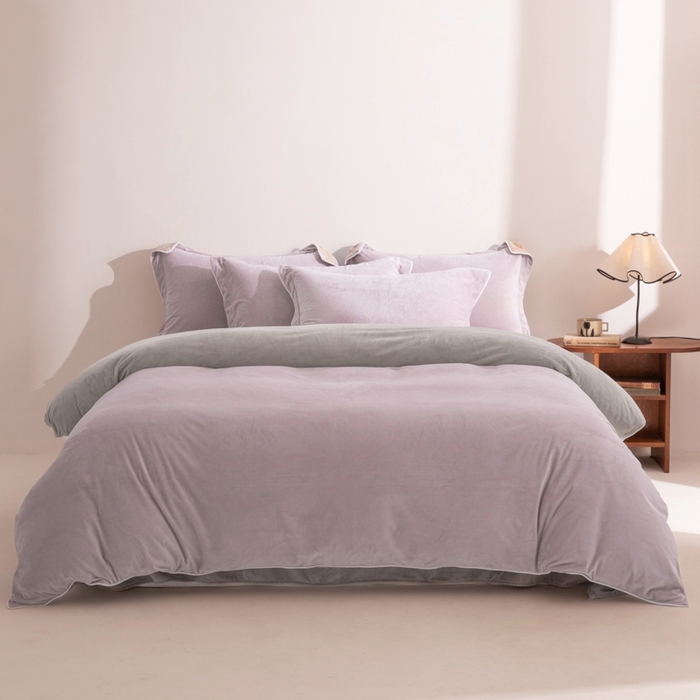 91家纺网 家纺一手货源 找家纺 ONE TWO ONE 121 新品【婴儿绒四件套】2025毛毯被子四件套单件床单被套床笠珊瑚绒牛奶绒冬被法兰绒兔毛绒 芋泥-浅灰