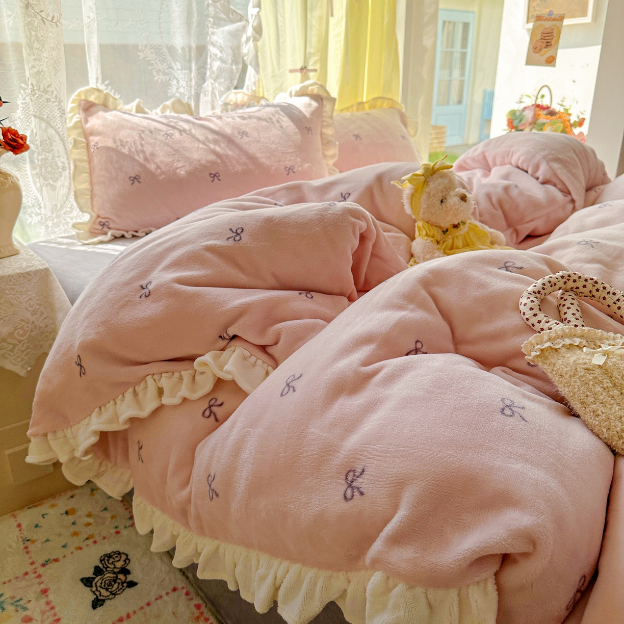 91家纺网 家纺一手货源 找家纺 （总）老K (原美阁） 2025新款A类200克花边款韩版牛奶绒四件套-蝴蝶结