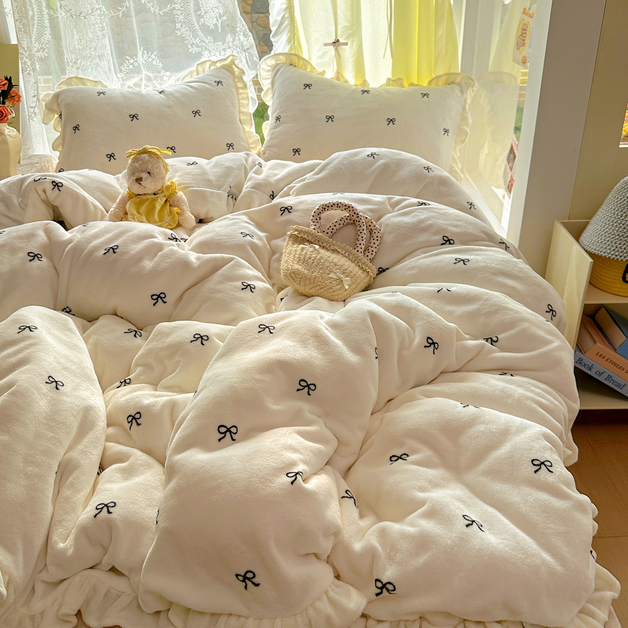 91家纺网 家纺一手货源 找家纺 （总）老K (原美阁） 2025新款A类200克花边款韩版牛奶绒四件套-蝴蝶结