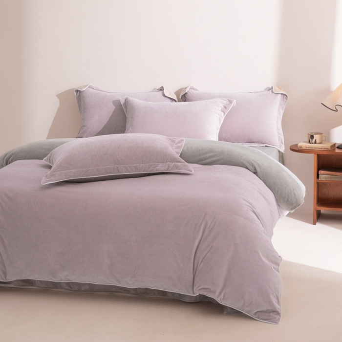 91家纺网 家纺一手货源 找家纺 ONE TWO ONE 121 新品【婴儿绒四件套】2025毛毯被子四件套单件床单被套床笠珊瑚绒牛奶绒冬被法兰绒兔毛绒 芋泥-浅灰