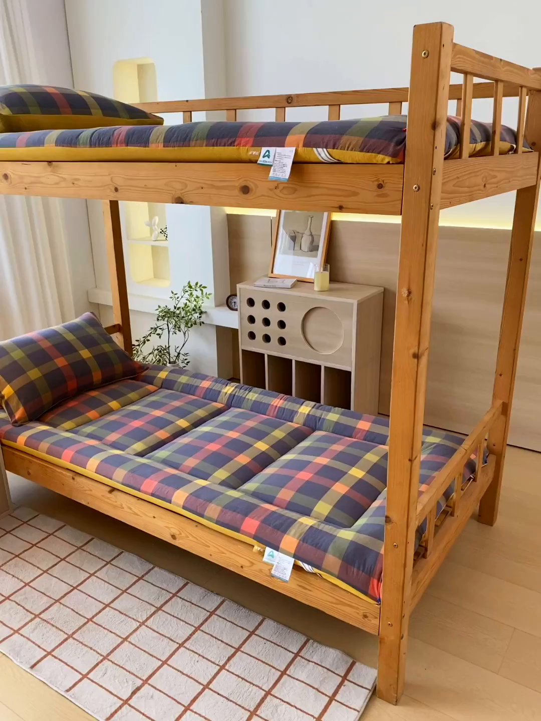 91家纺网 家纺一手货源 找家纺 梵克保罗 2025秋冬新款无印风学生宿舍床褥褥子 牛油果