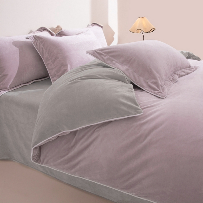 91家纺网 家纺一手货源 找家纺 ONE TWO ONE 121 新品【婴儿绒四件套】2025毛毯被子四件套单件床单被套床笠珊瑚绒牛奶绒冬被法兰绒兔毛绒 芋泥-浅灰