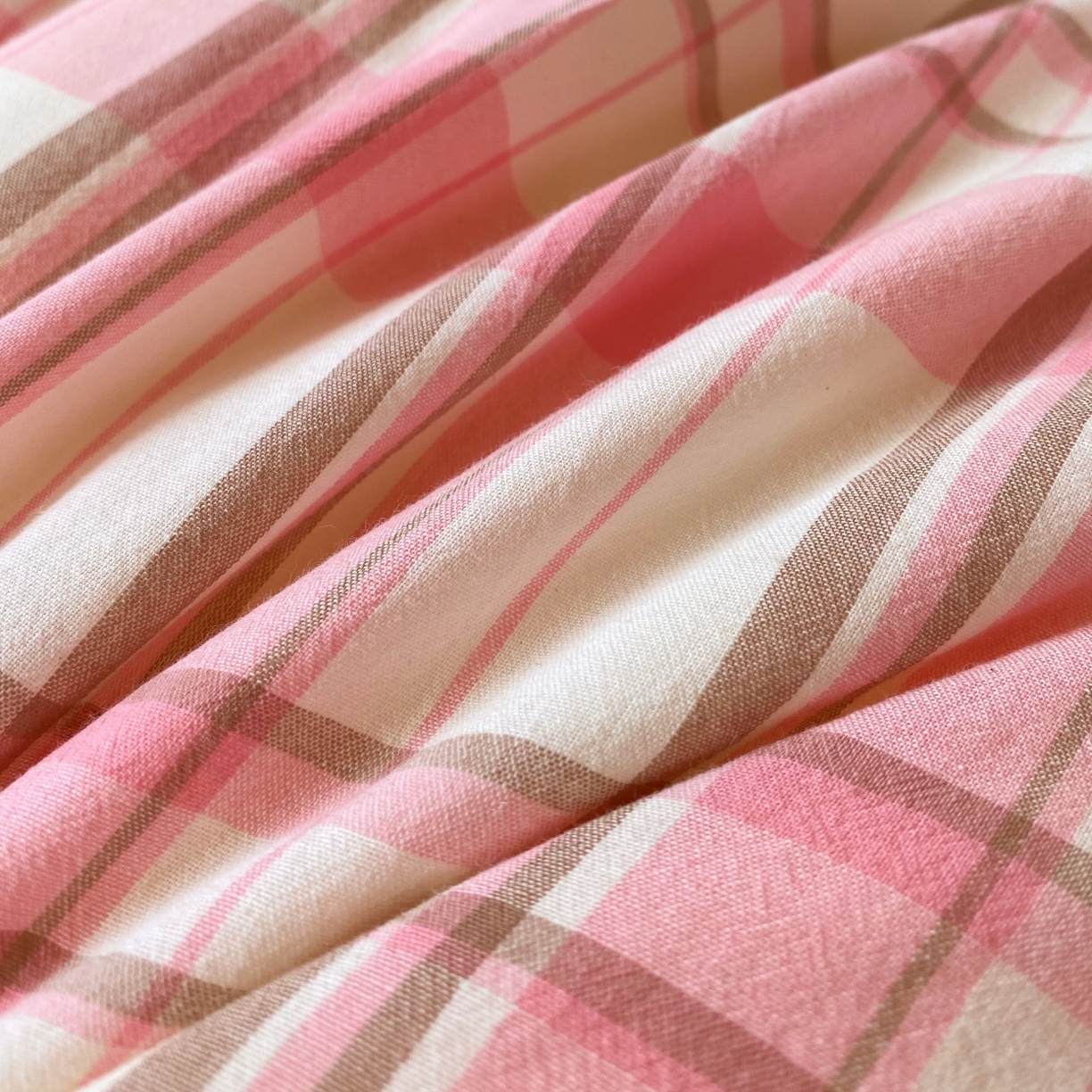 91家纺网 家纺一手货源 找家纺 梵克保罗 2025秋冬新款无印风学生宿舍床褥褥子 初春粉