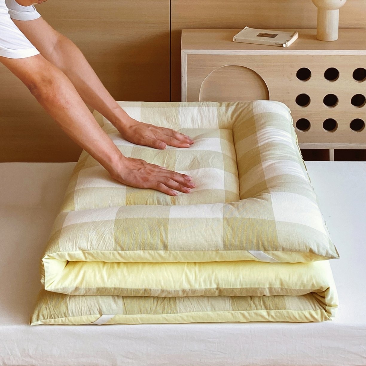 91家纺网 家纺一手货源 找家纺 梵克保罗 2025秋冬新款无印风学生宿舍床褥褥子 抹茶绿大格