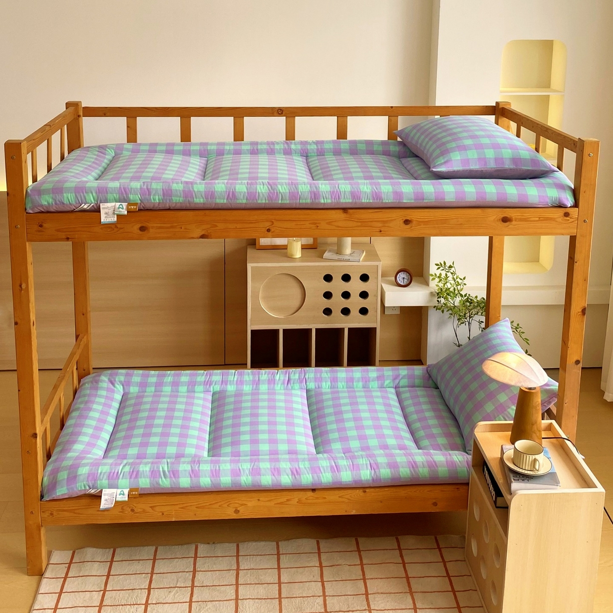 91家纺网 家纺一手货源 找家纺 梵克保罗 2025秋冬新款无印风学生宿舍床褥褥子 绿野中格